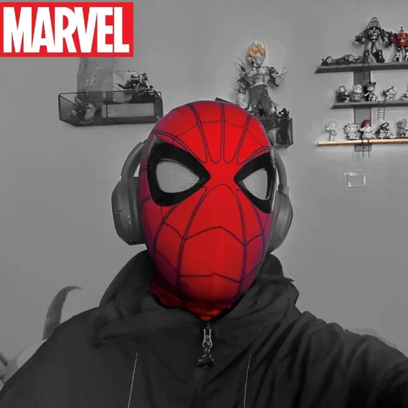 Remote-Controlled Spiderman Mask: 1:1 Scale